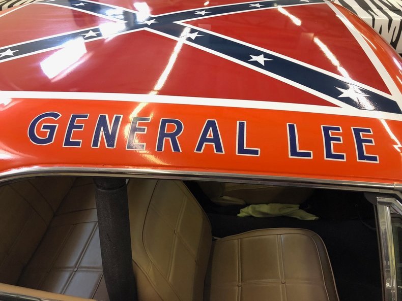 Il 'Generale Lee' della serie TV anni '80 Hazzard in vendita online