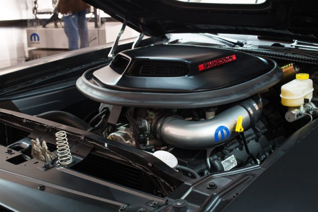 dodge-shakedown-challenger-engine-1