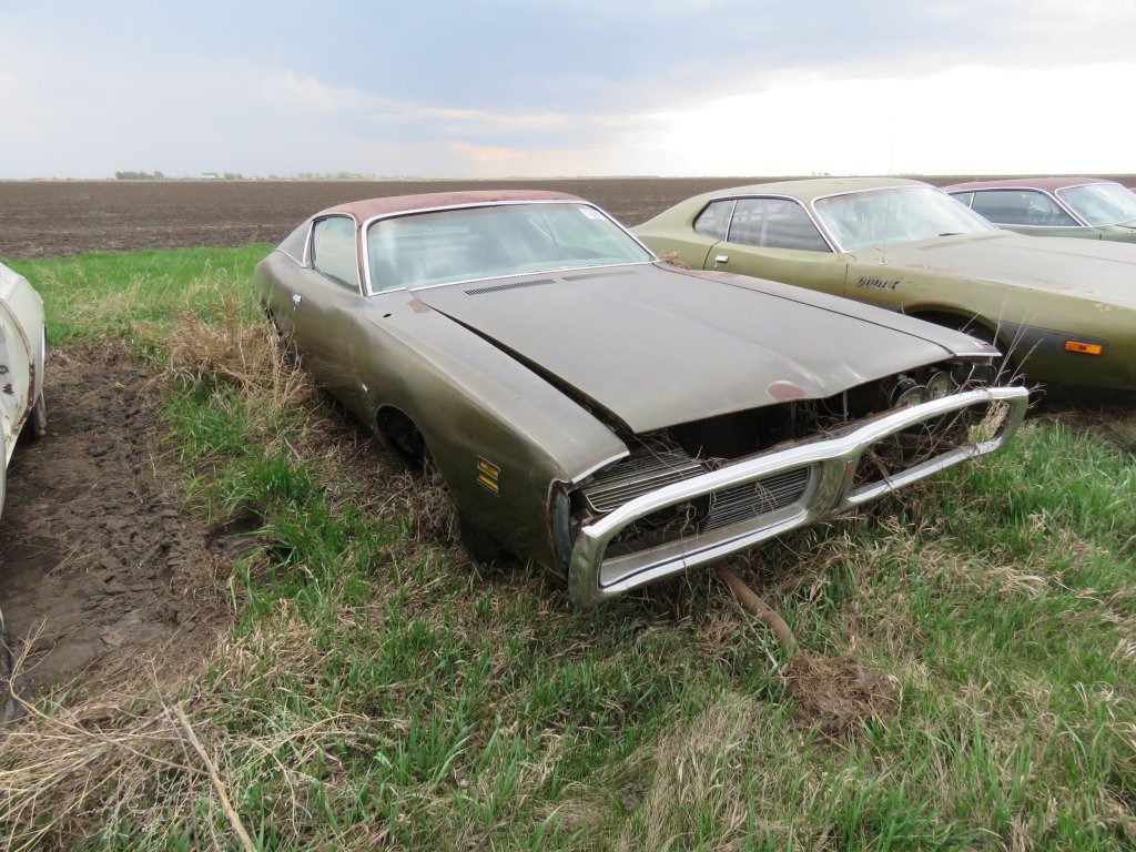 1971 Dodge Charger 500 318; $1,000