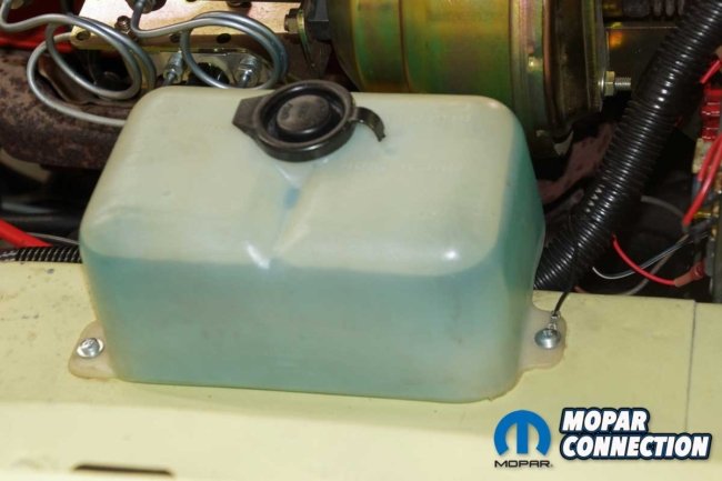 025-Classic-Industries-Washer-Pump-Filter-Retainer-Screws-Original-Jar