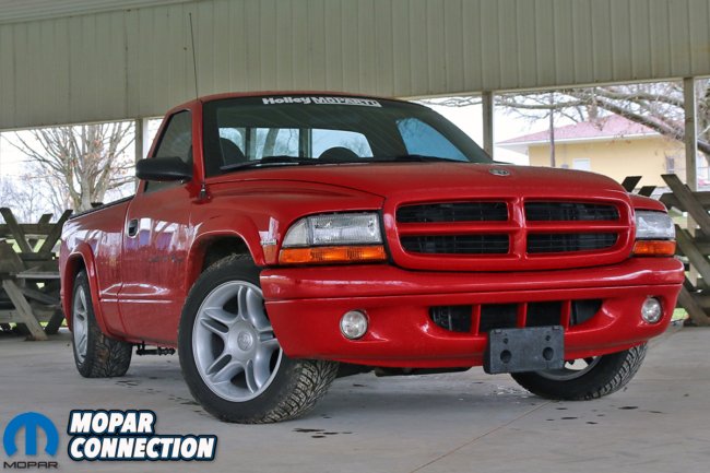 This Magnum-swapped 1999 Dodge Dakota Sport Manages To Pull Off Its  Three-inch Chop