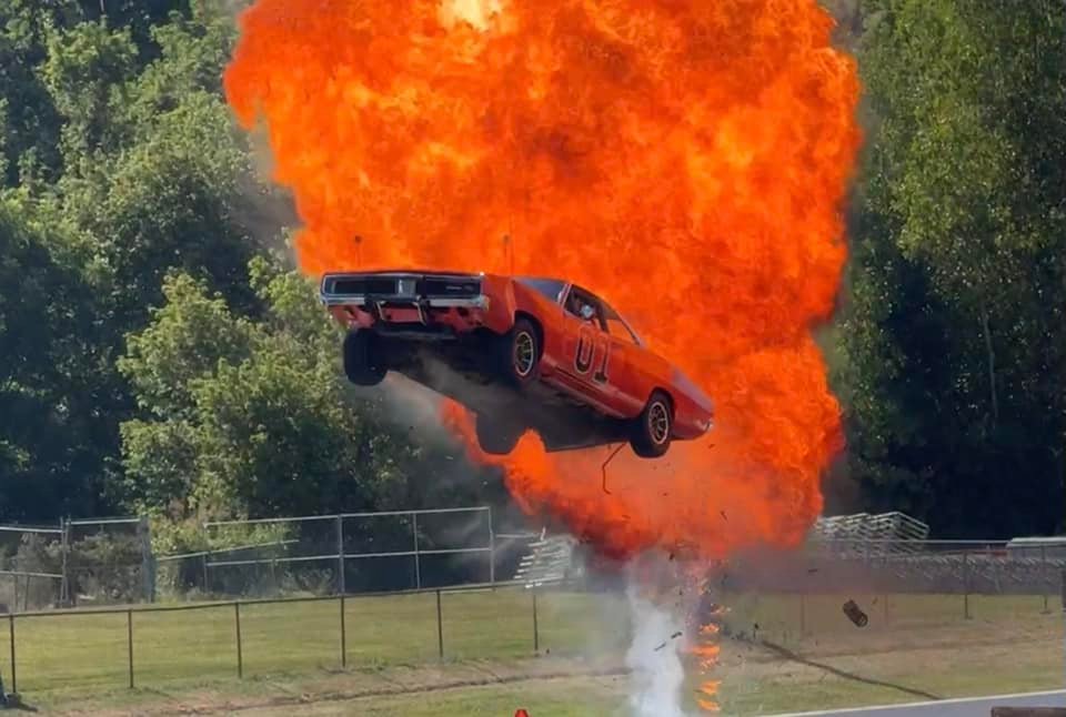 Video Auto Metal Direct's Massive Mopar Nationals Coverage & Dukes